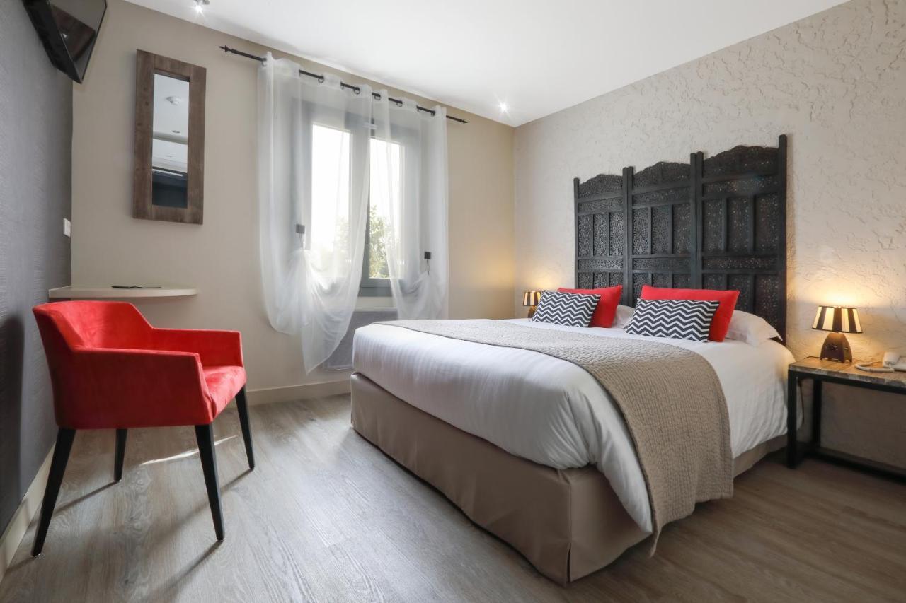 Hotel Le Mas De Castel - Piscine Chauffee Сарла-ла-Канеда Екстериор снимка