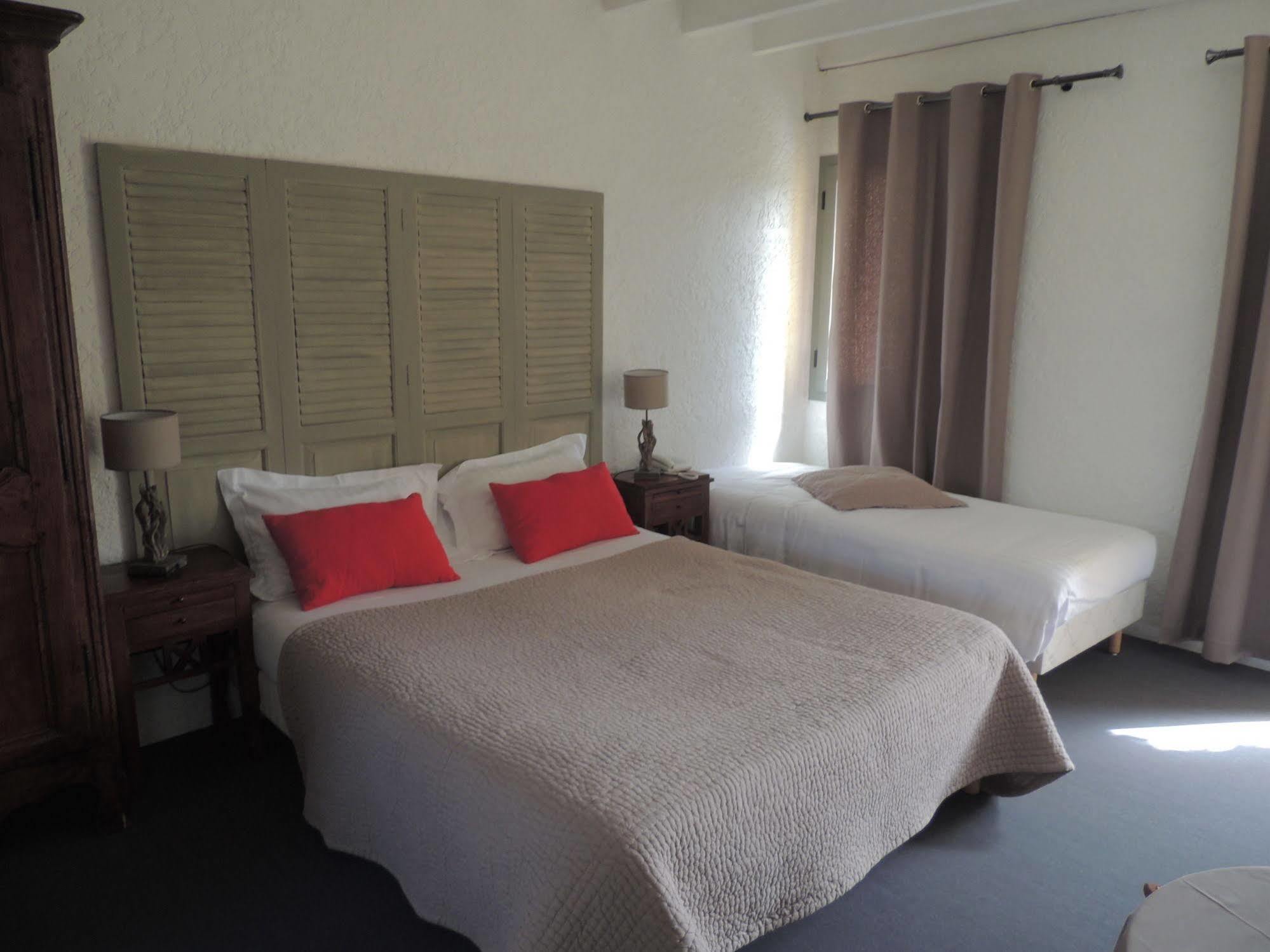 Hotel Le Mas De Castel - Piscine Chauffee Сарла-ла-Канеда Екстериор снимка
